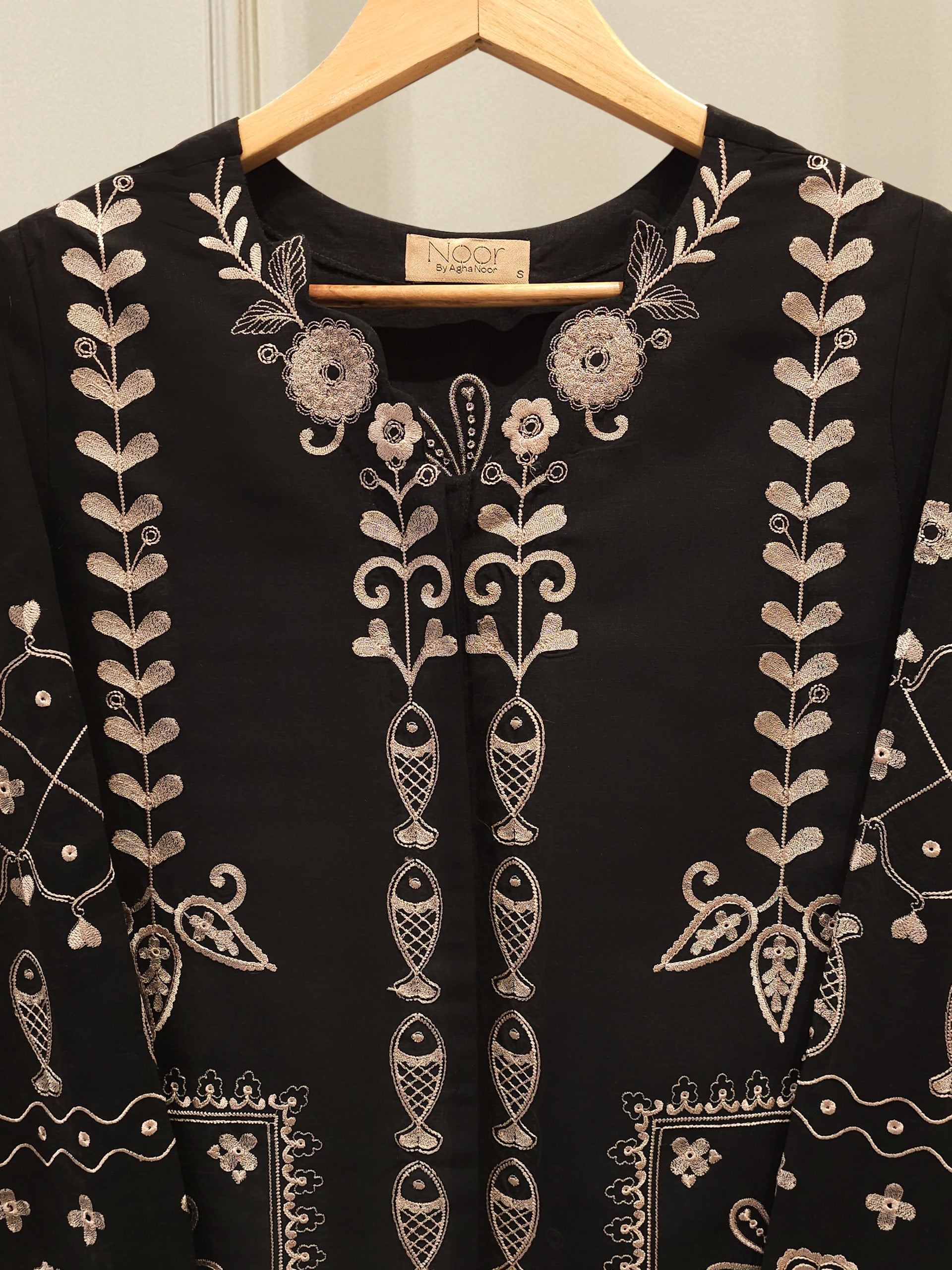 Embroidered Linen Shirt WS00216 Secondary image