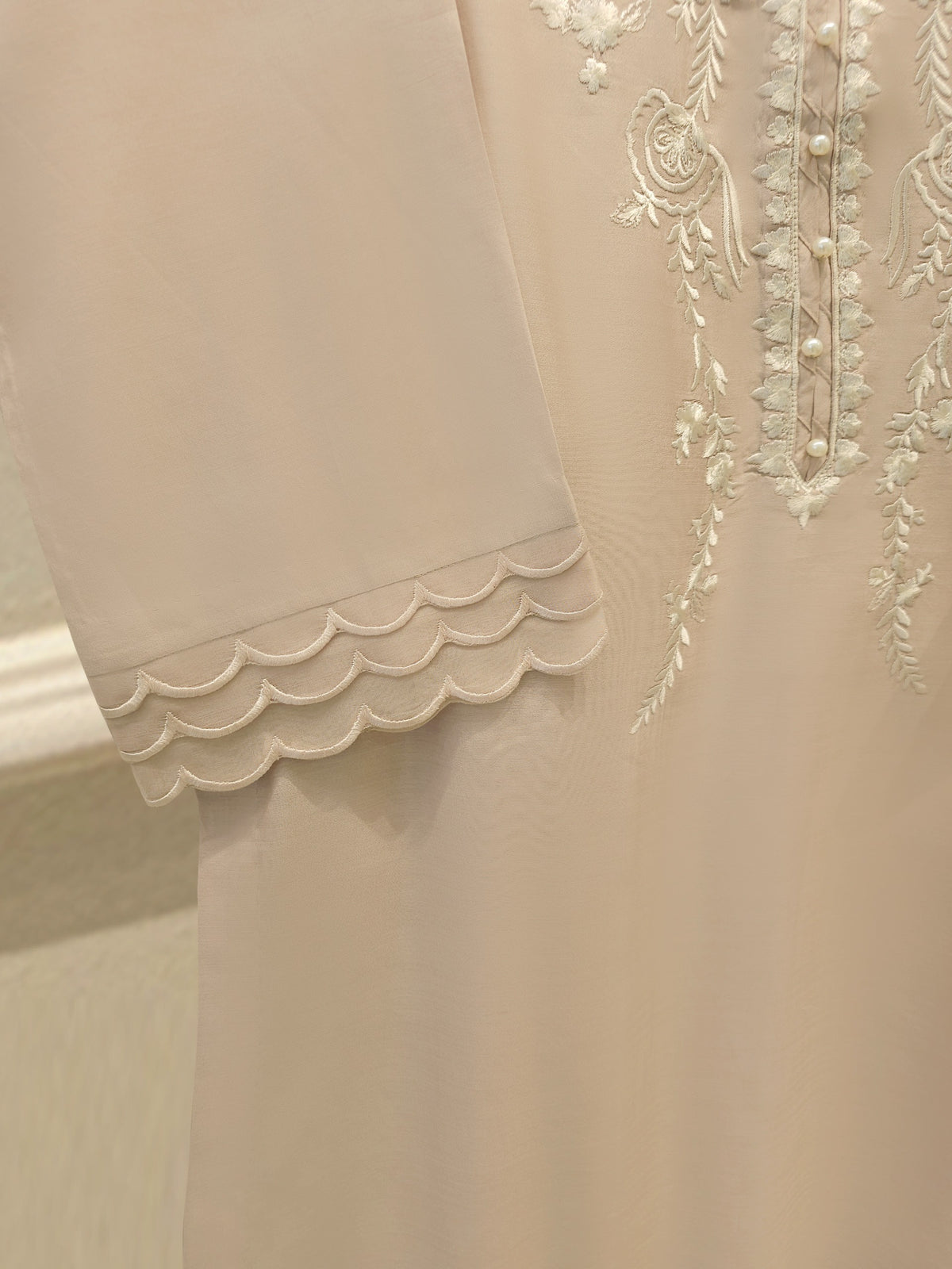 3 Piece - Pure Khaddi Silk Embroidered Suit S114283