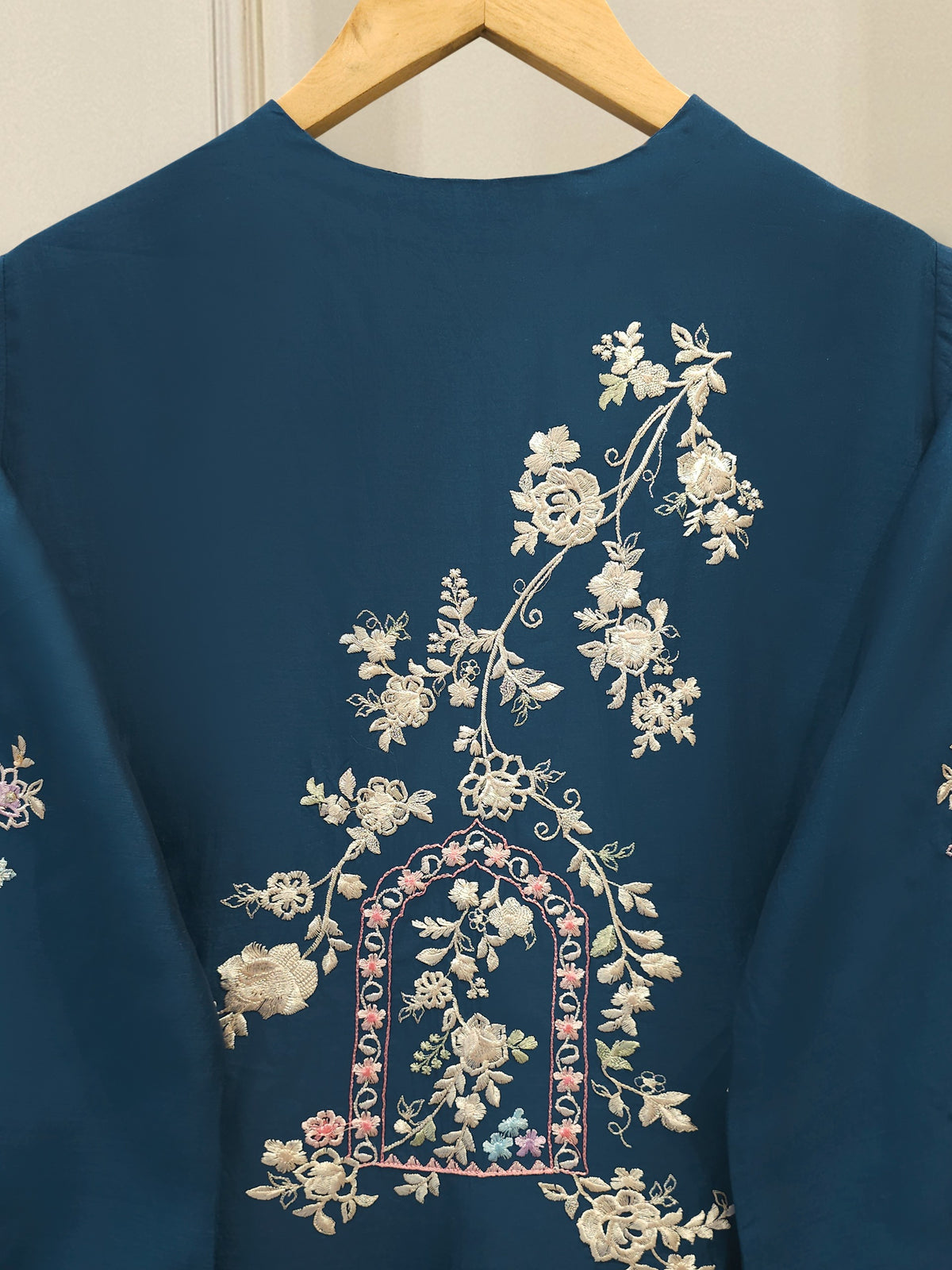 3 Piece - Pure Khaddi Silk Embroidered Suit S114378