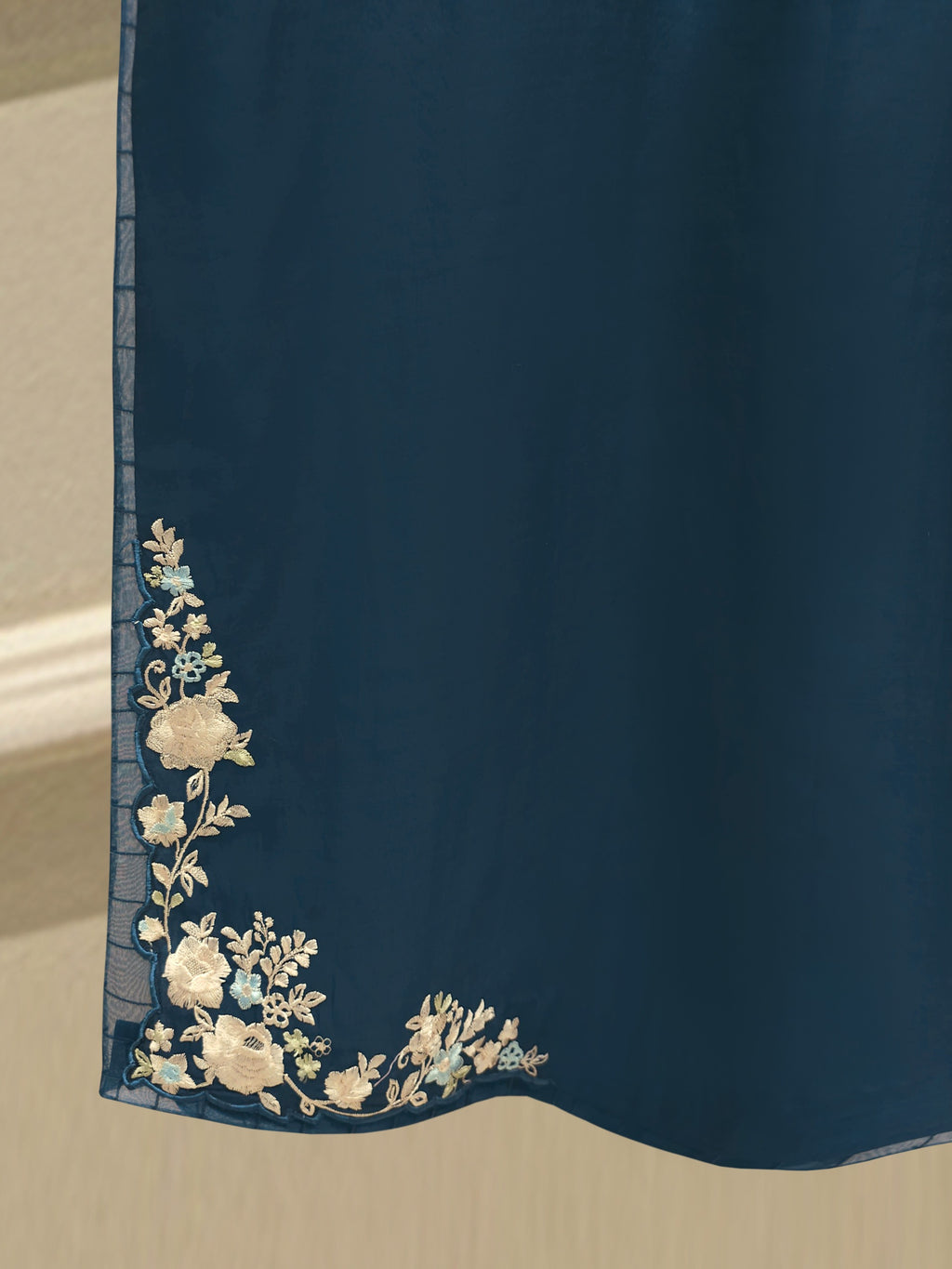 3 Piece - Pure Khaddi Silk Embroidered Suit S114378