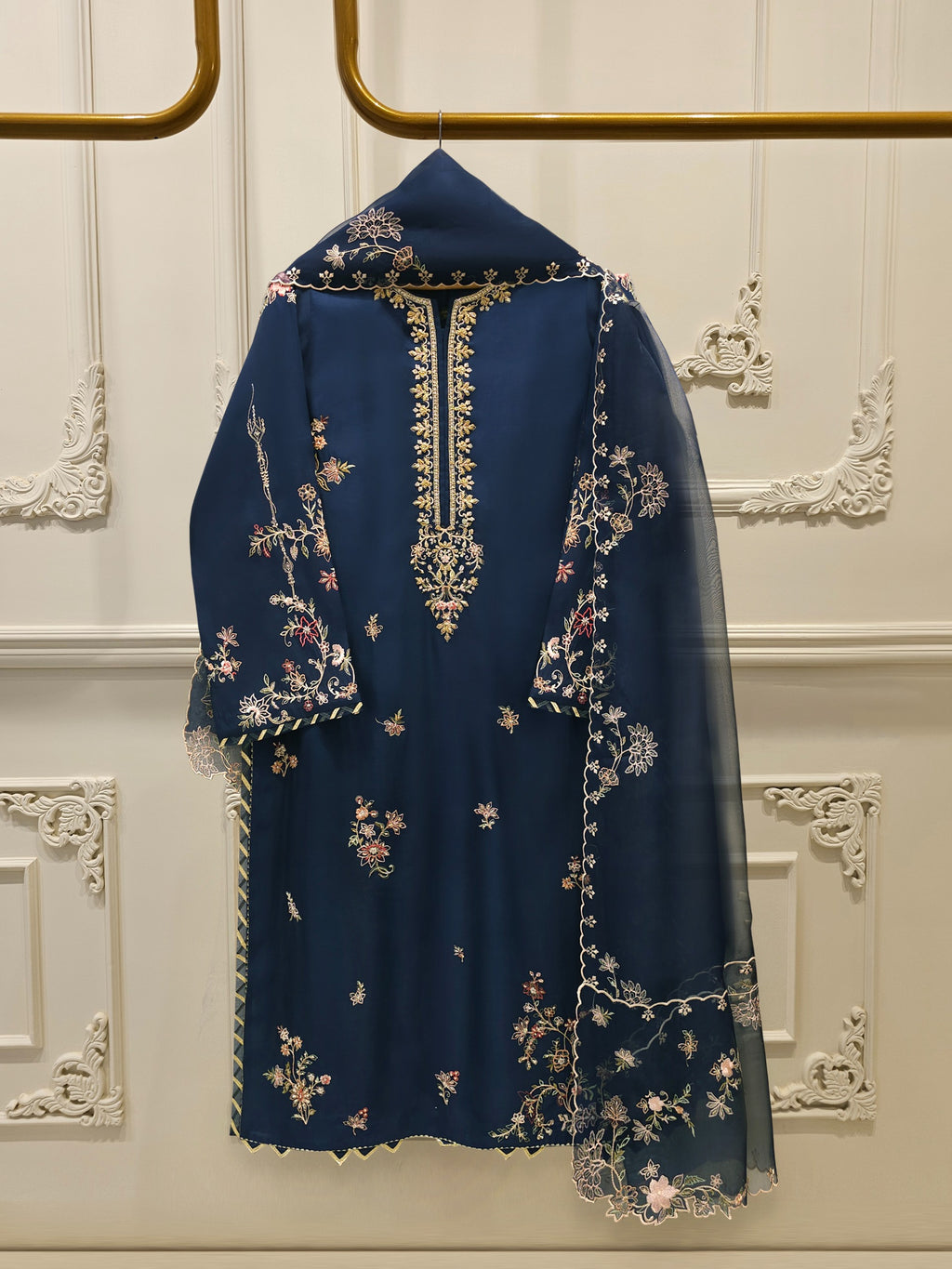 3 Piece - Pure Khaddi Silk Embroidered  Suit S114674