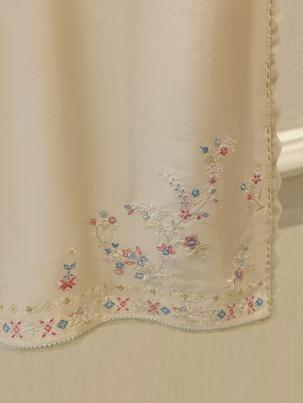 3 Piece- Pure  Sheesha Silk Embroidered Suit S114942
