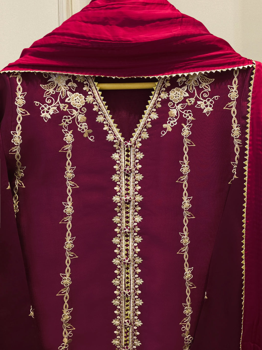 3 Piece- Pure  Sheesha Silk Embroidered Suit S115008