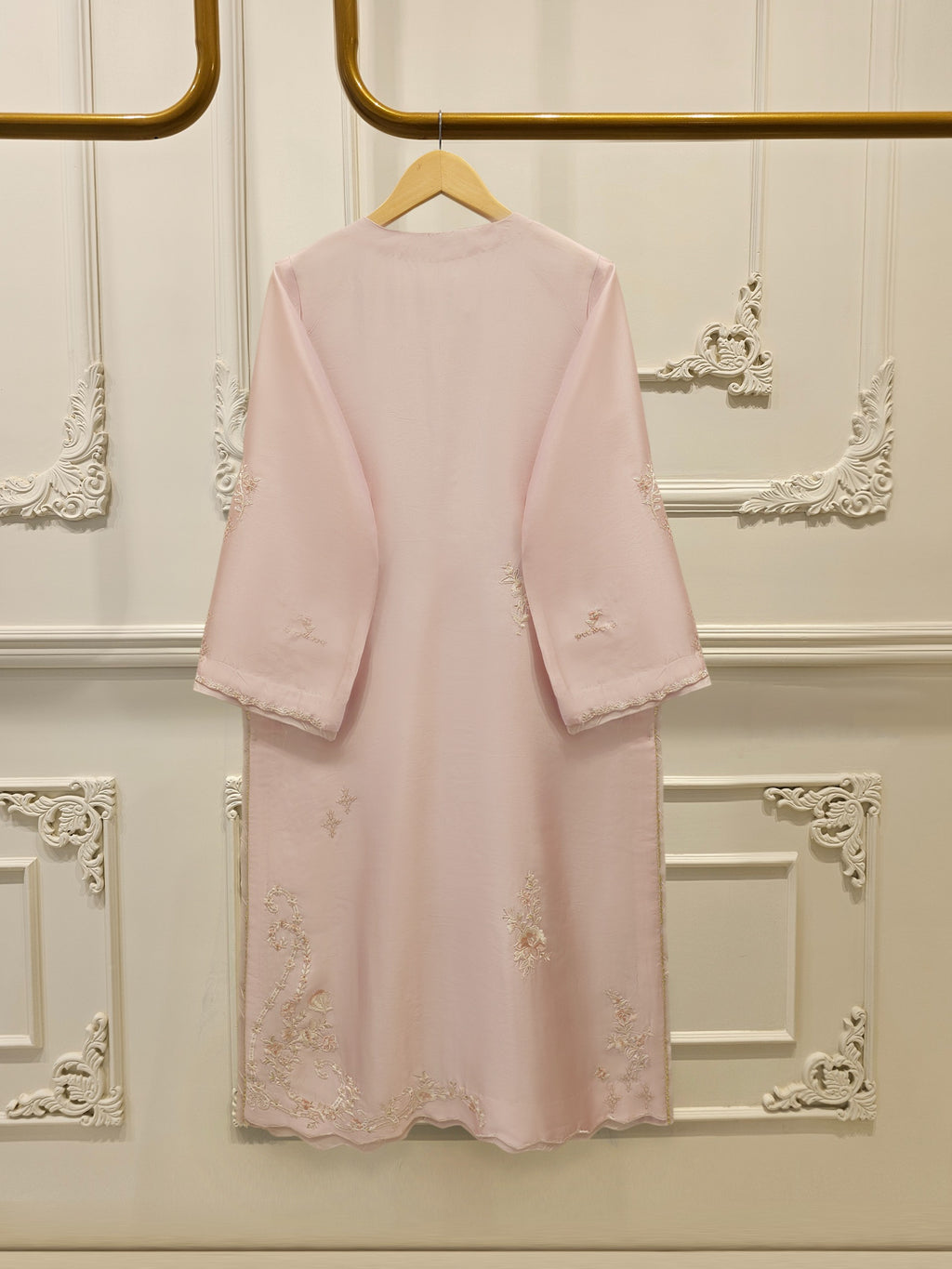 3 Piece- Pure  Sheesha Silk Embroidered Suit S115042