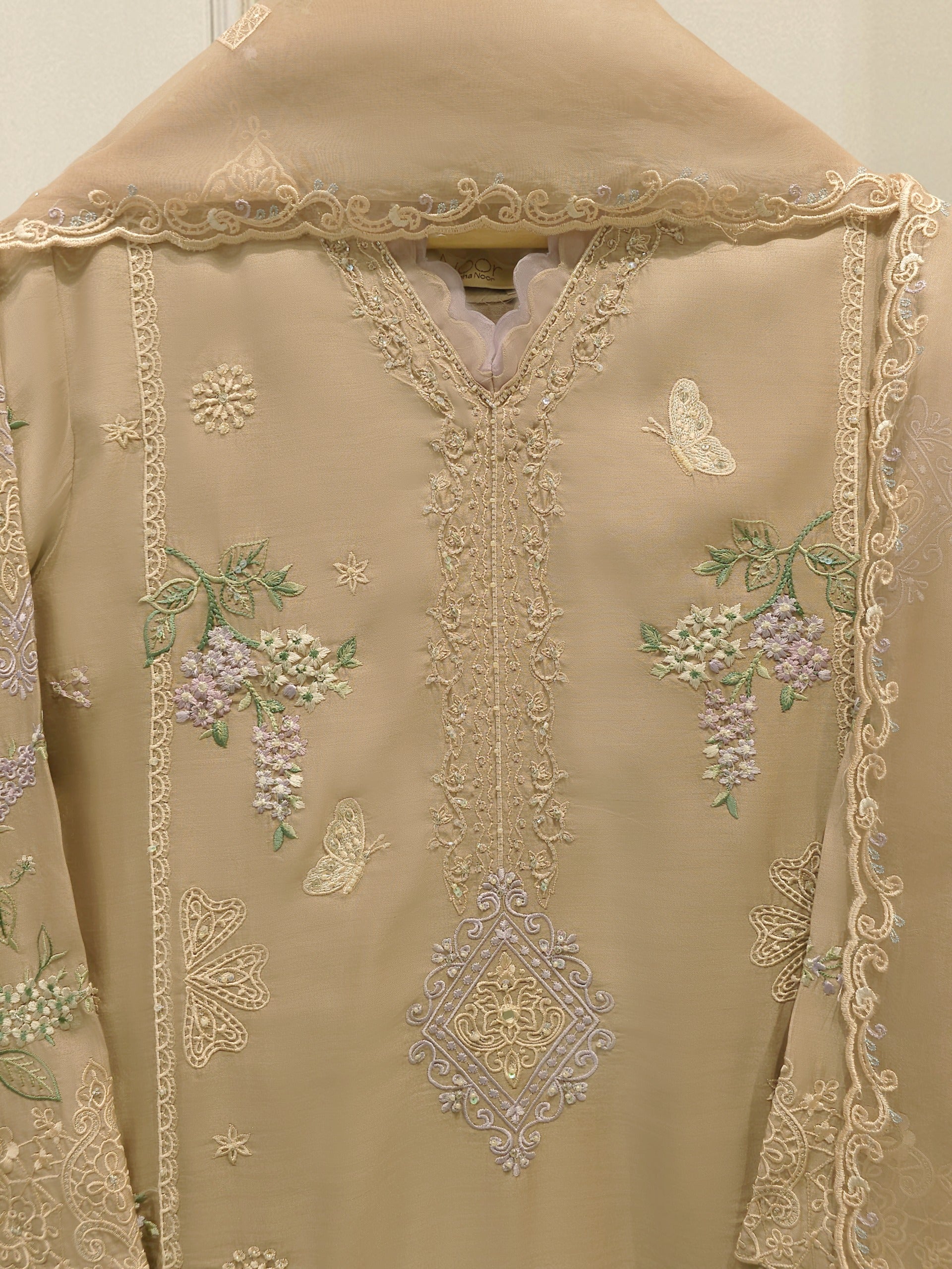 3 Piece - Embroidered Khadi Silk Suit WS00395 Secondary image
