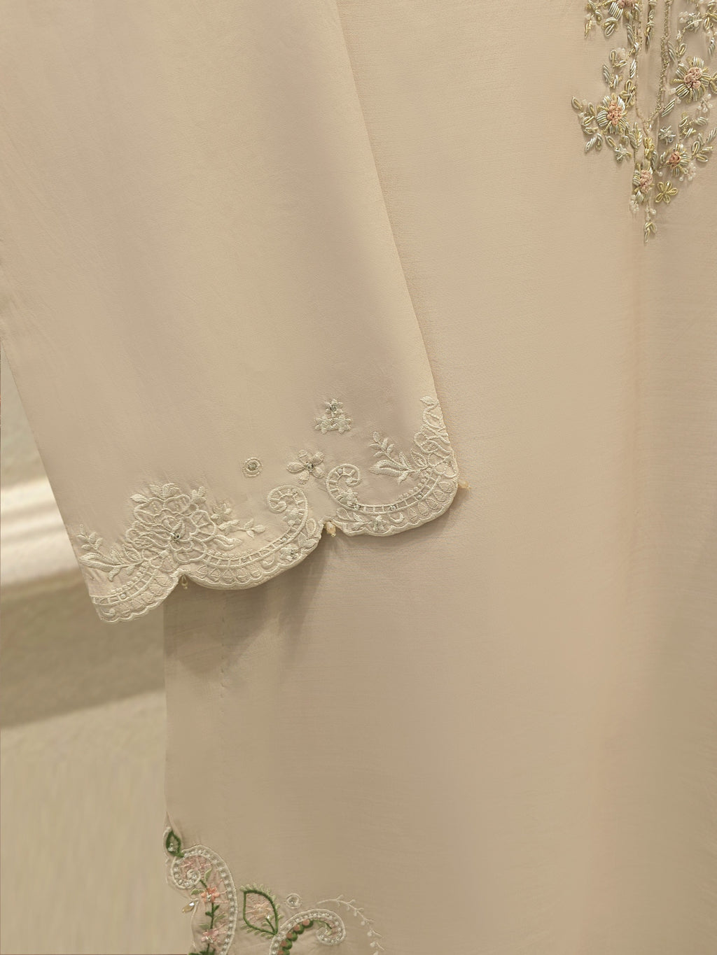 3 Piece - Pure Khaddi Silk Embroidered  Suit S115165