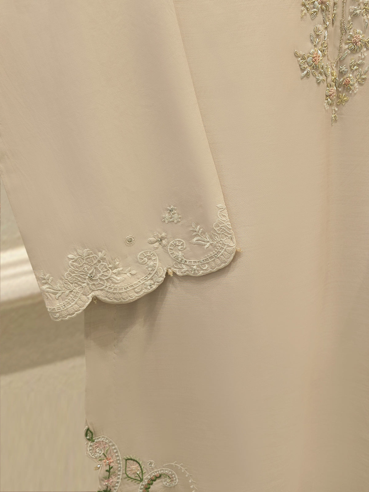 3 Piece - Pure Khaddi Silk Embroidered  Suit S115165