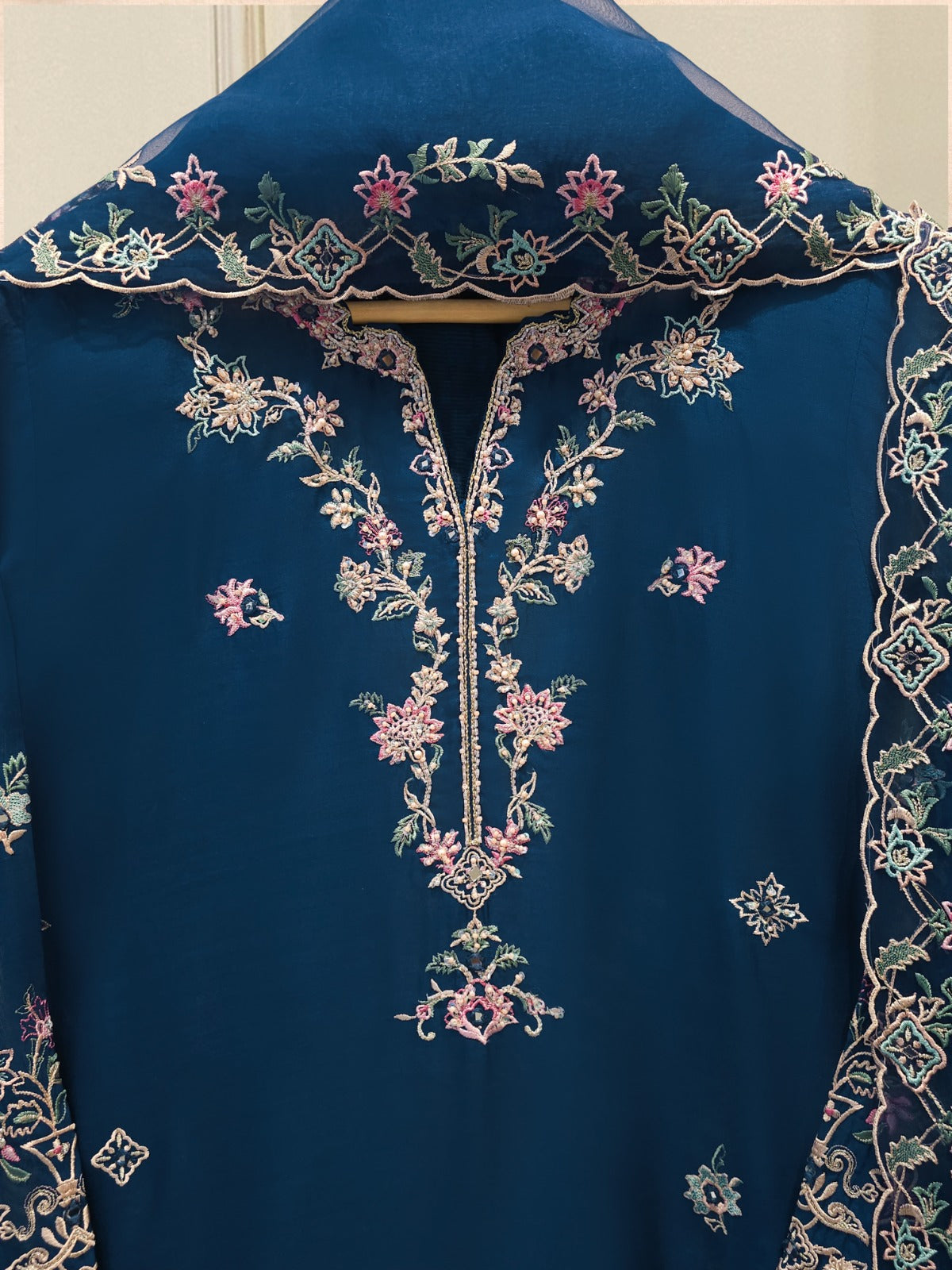 3 Piece - Pure Khaddi Silk Embroidered  Suit S115237 Secondary image