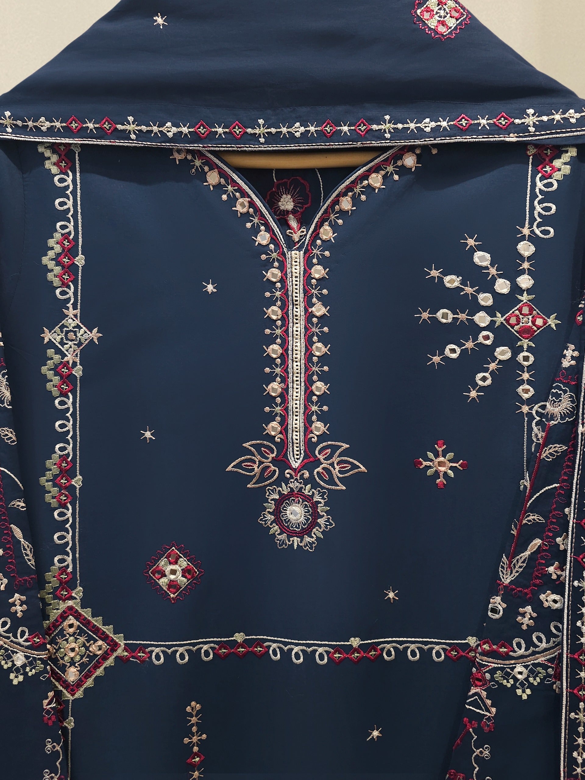 3 Piece - Embroidered Cambric Suit S115249 Secondary image