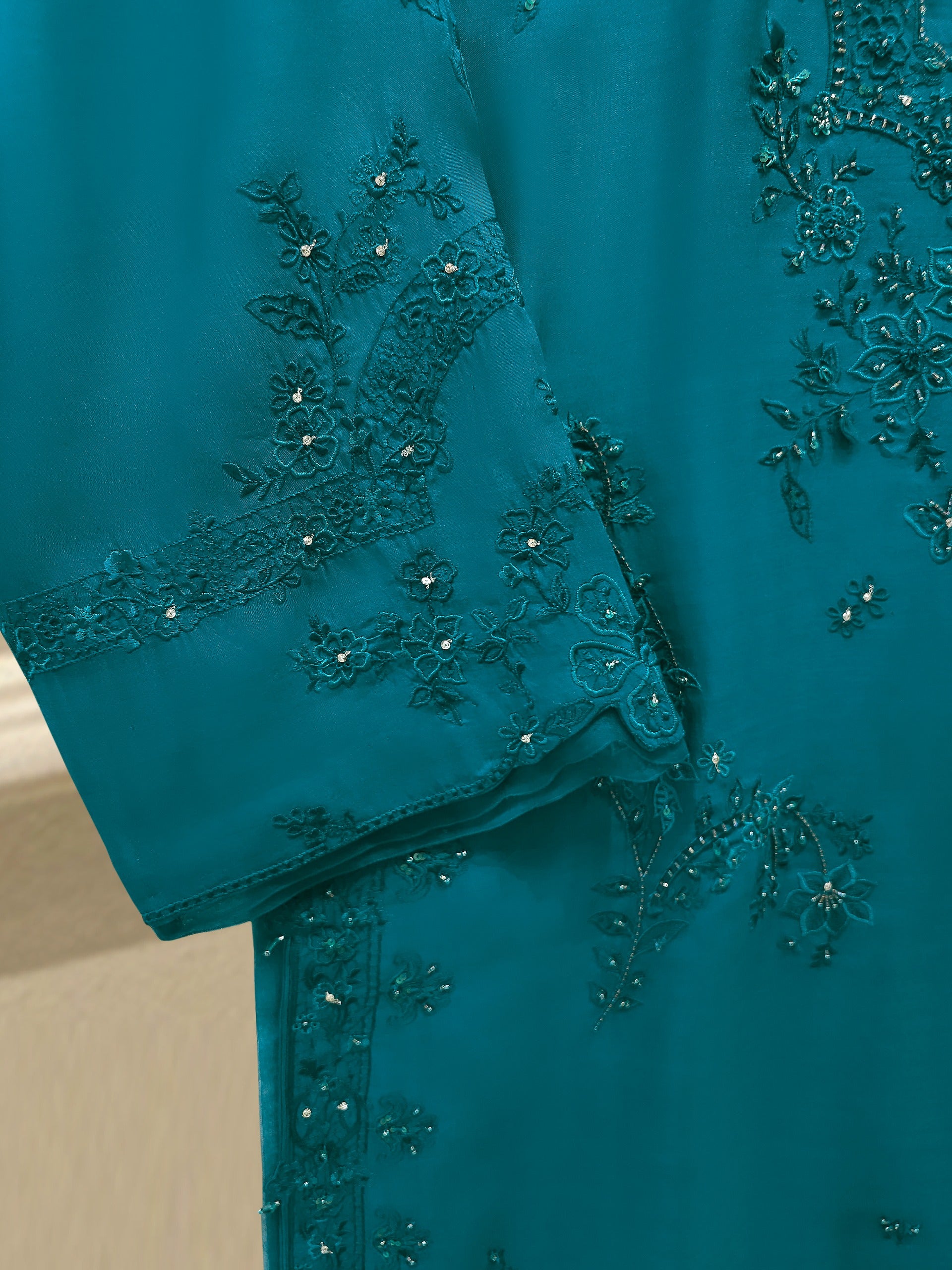 3 Piece - Embroidered Khadi Silk Suit WS00408 Secondary image
