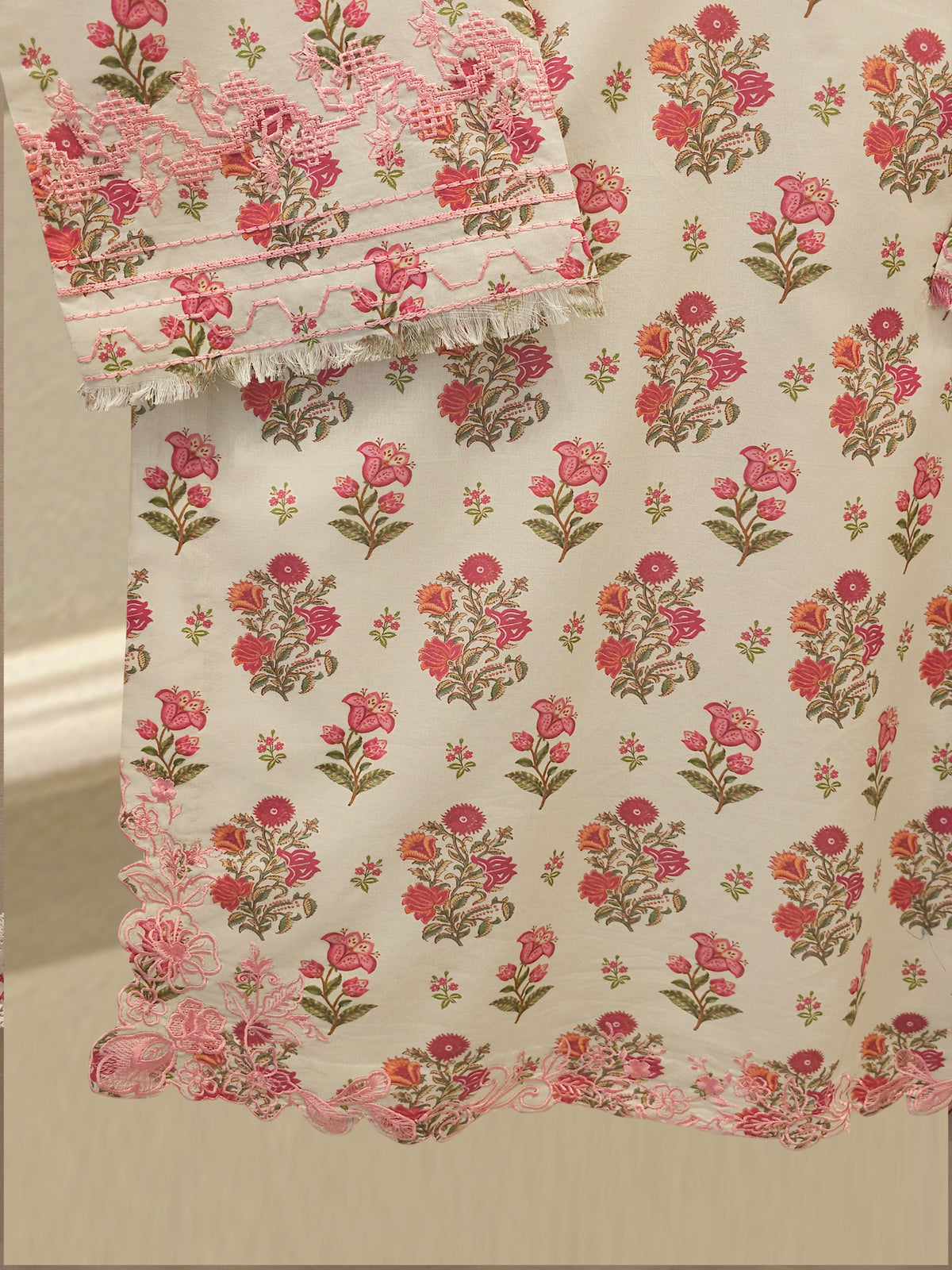 3 Piece - Digital Printed lawn Suit S115368
