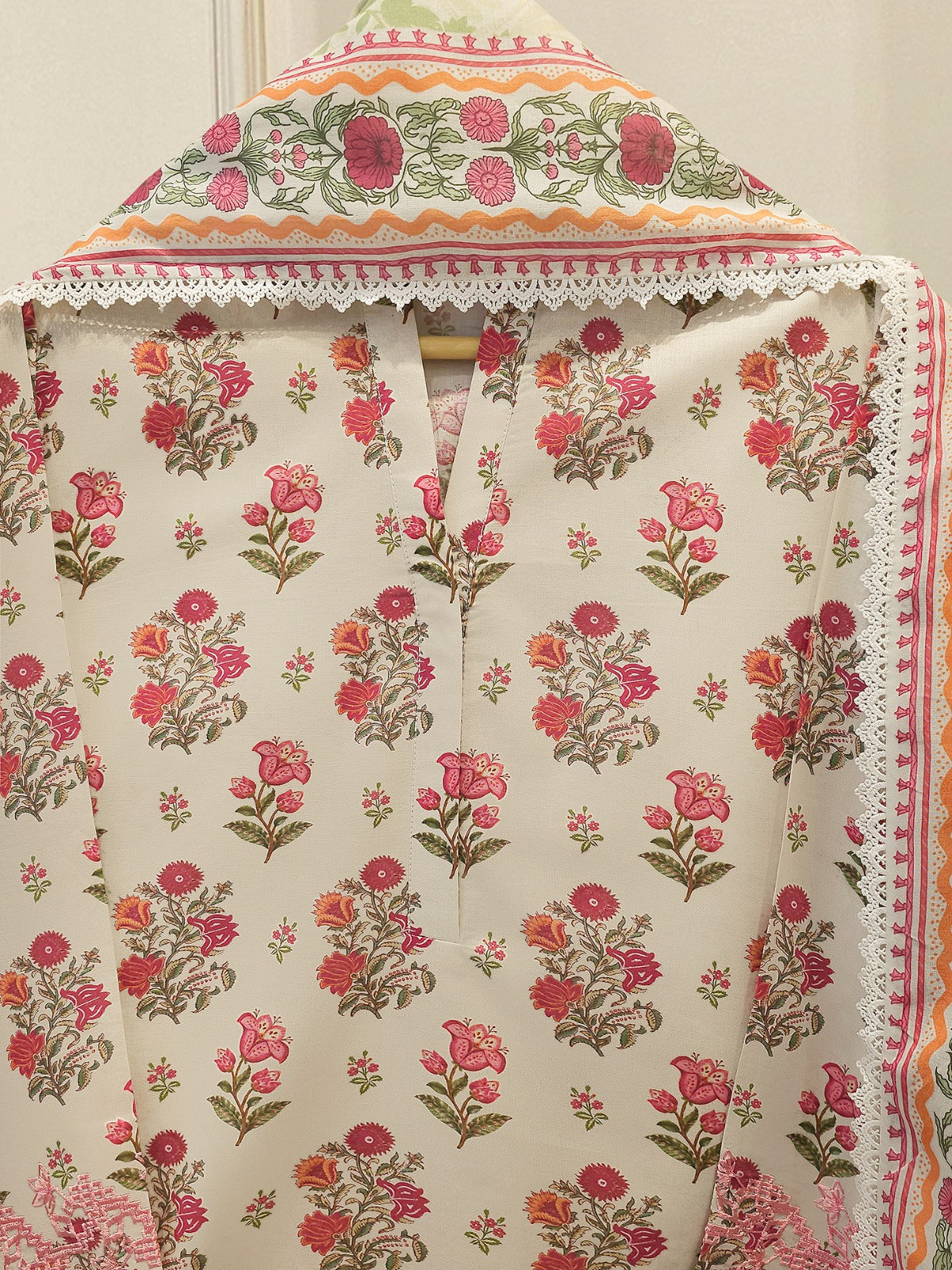 3 Piece - Digital Printed lawn Suit S115368