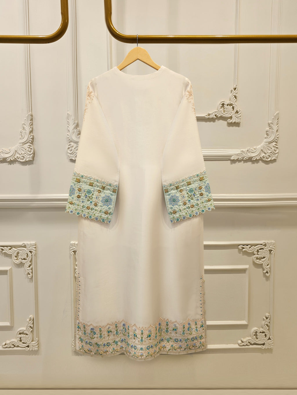3 Piece- Pure  Sheesha Silk Embroidered Suit S115372