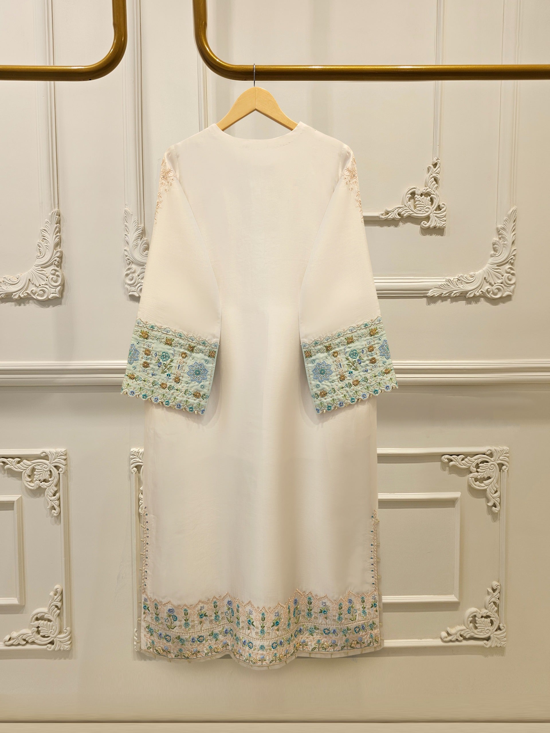 3 Piece- Pure  Sheesha Silk Embroidered Suit S115372