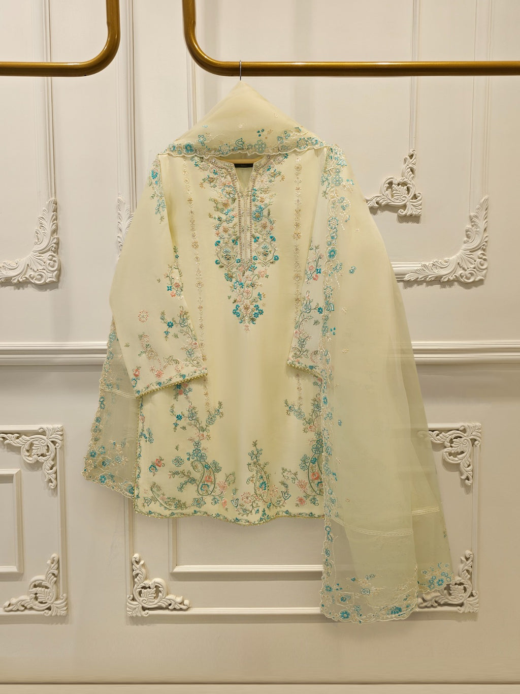 3 Piece- Pure  Sheesha Silk Embroidered Suit S115406