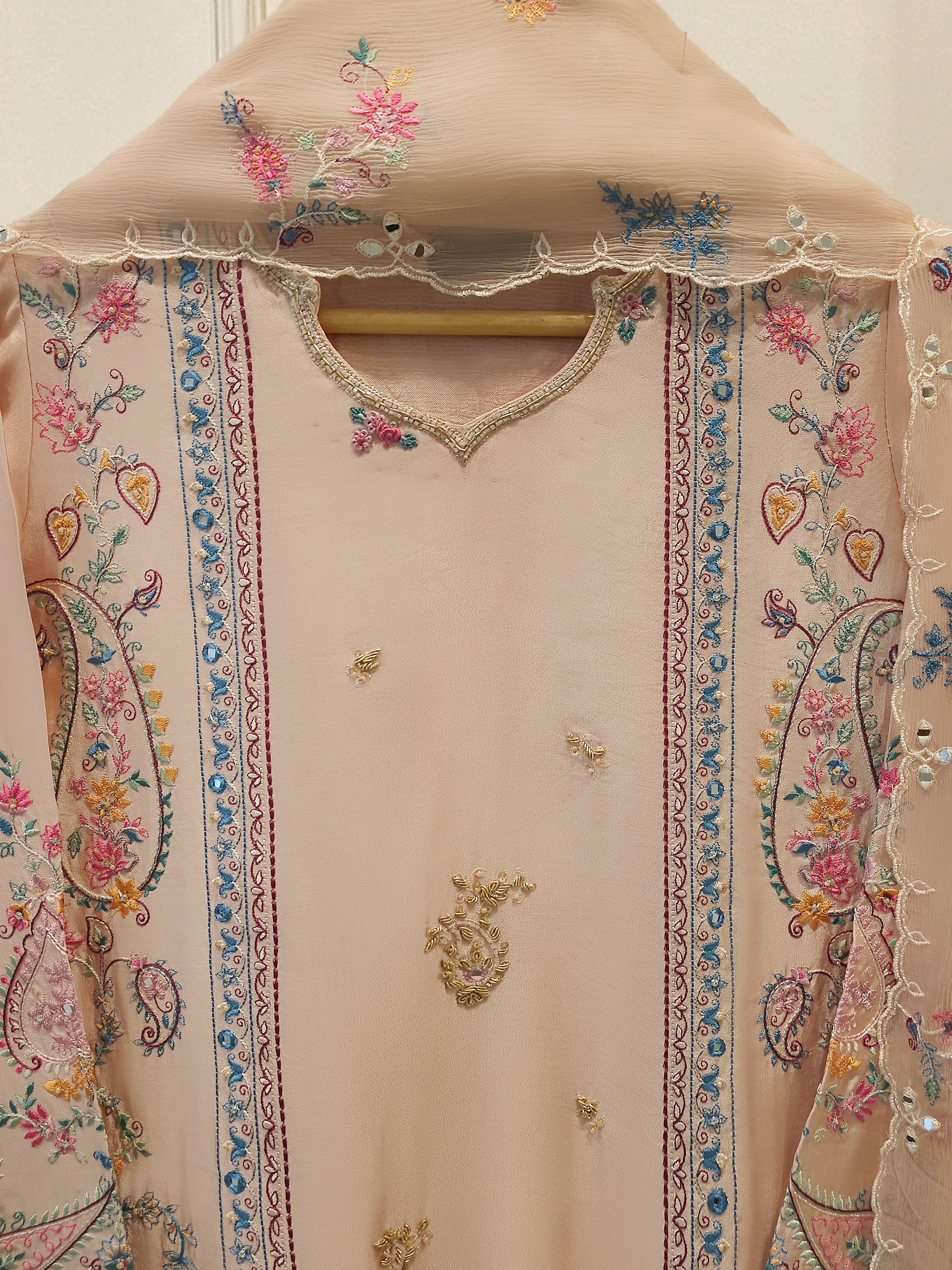3 Piece- Pure  Sheesha Silk Embroidered Suit S115405 Secondary image