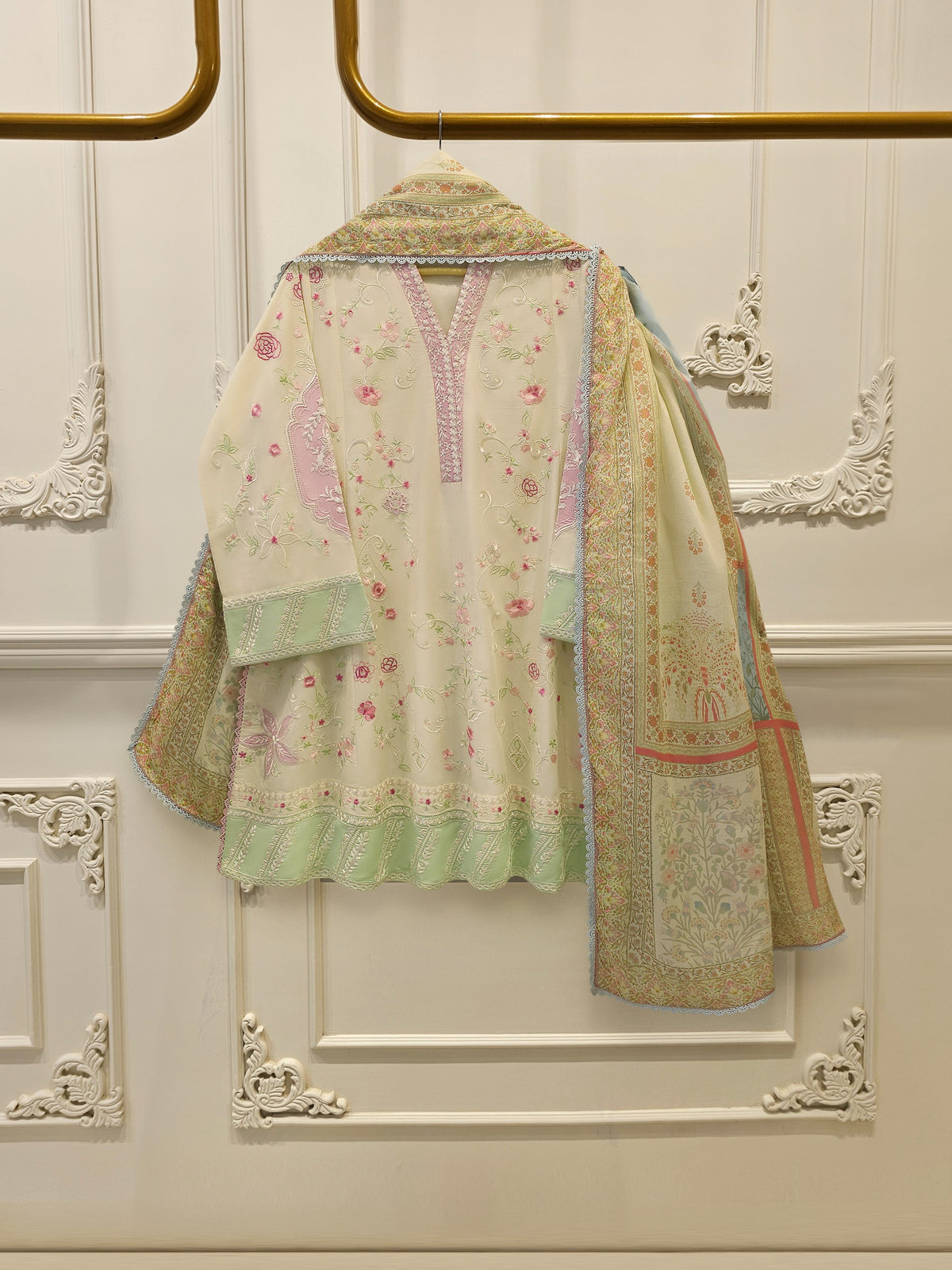 3-Piece Embroided Lawn Suit S115415 Main image