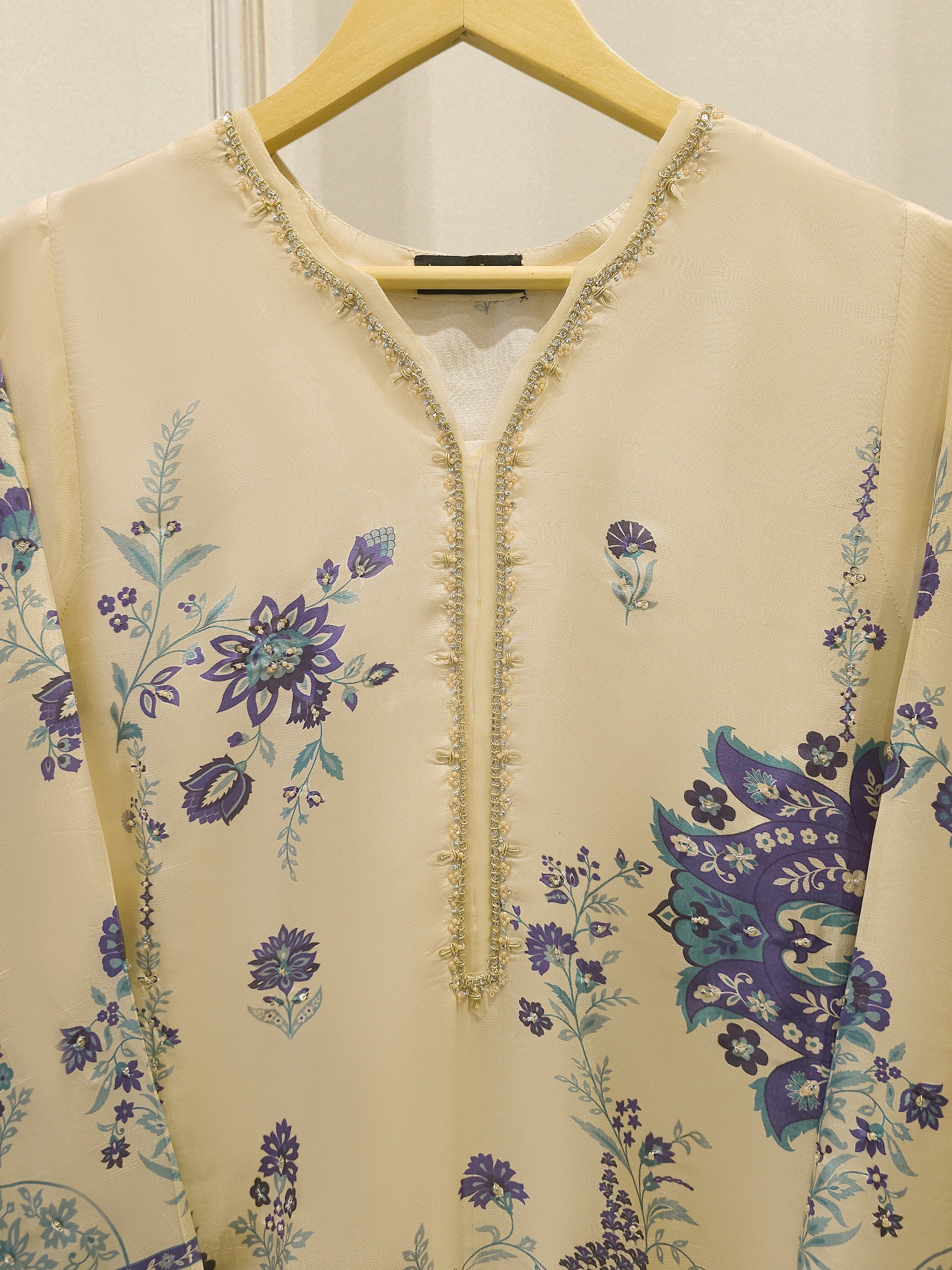 2 Piece - Pure Khaddi Silk Embroidered  Suit S115546 Secondary image