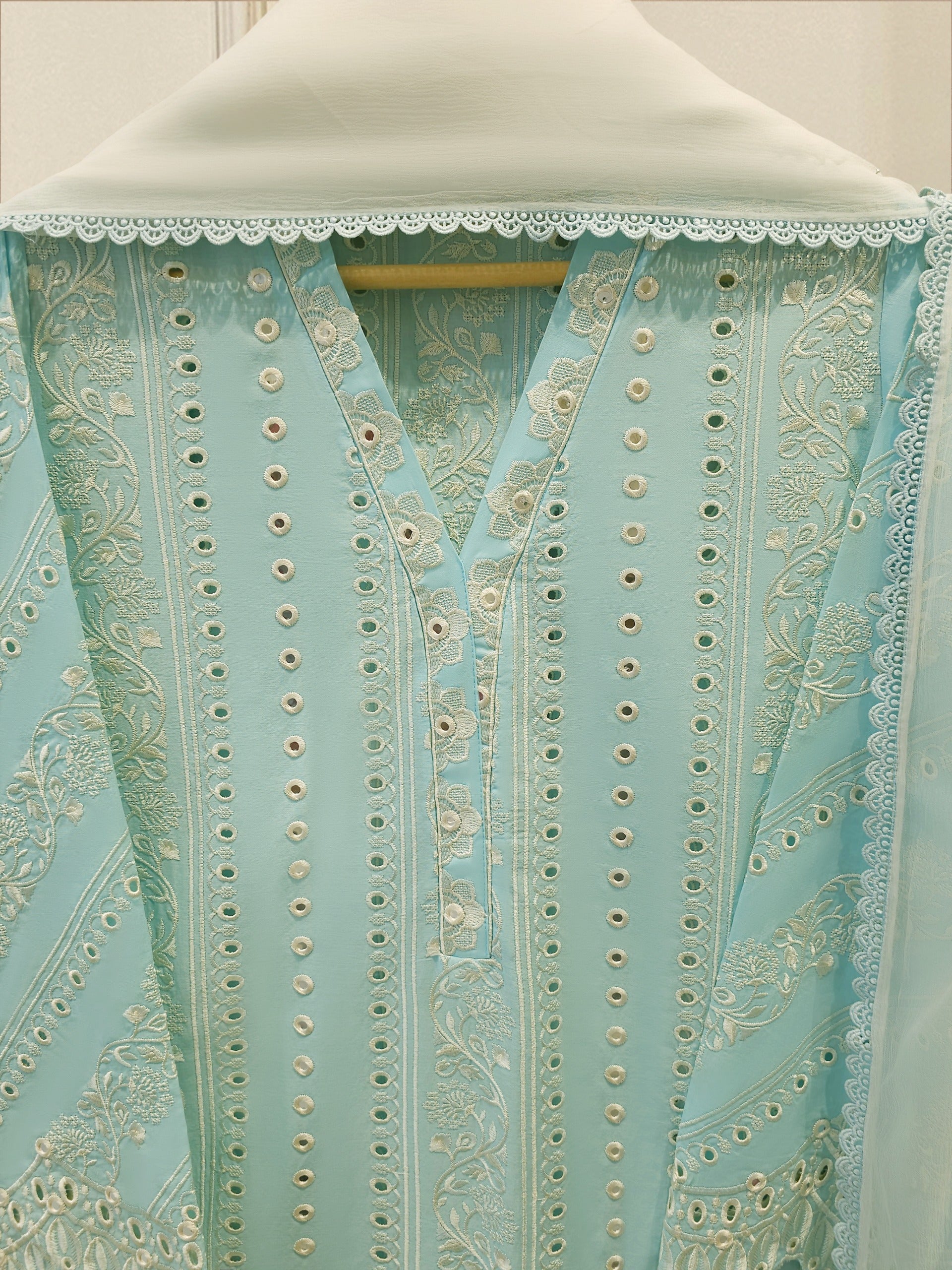 3-Piece Embroided Cambric Suit S115554 Secondary image