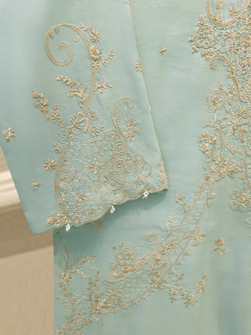 3 Piece - Pure Khaddi Silk Embroidered  Suit S115571