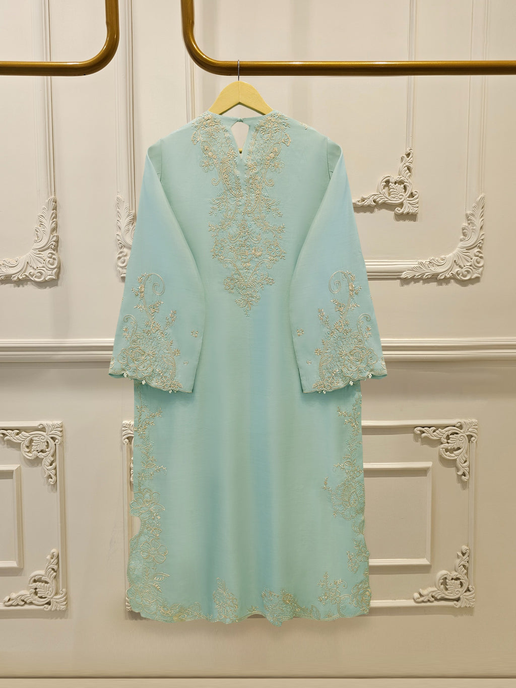 3 Piece - Pure Khaddi Silk Embroidered  Suit S115571