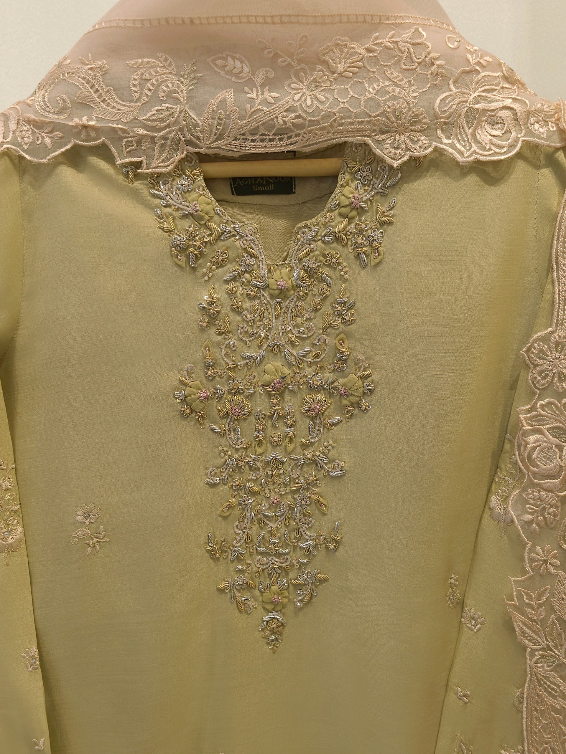 3 Piece - Pure Khaddi Silk Embroidered  Suit S115582 Secondary image