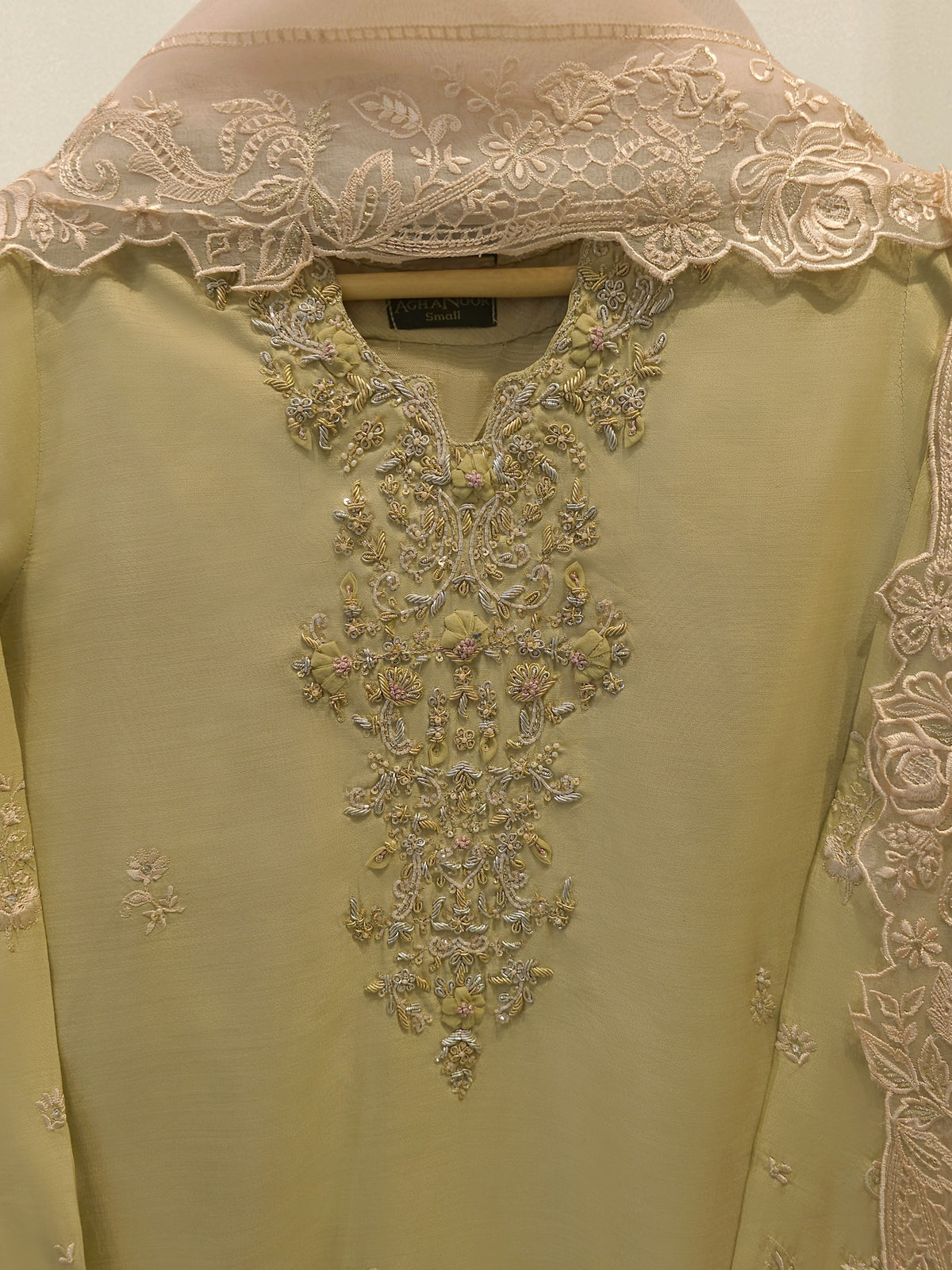 3 Piece - Pure Khaddi Silk Embroidered  Suit S115582
