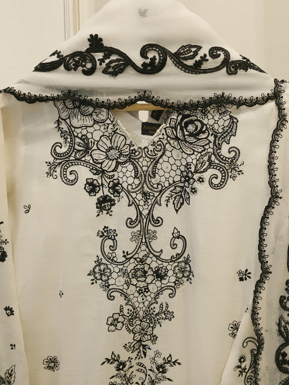 3 Piece - Pure Khaddi Silk Embroidered  Suit S115569