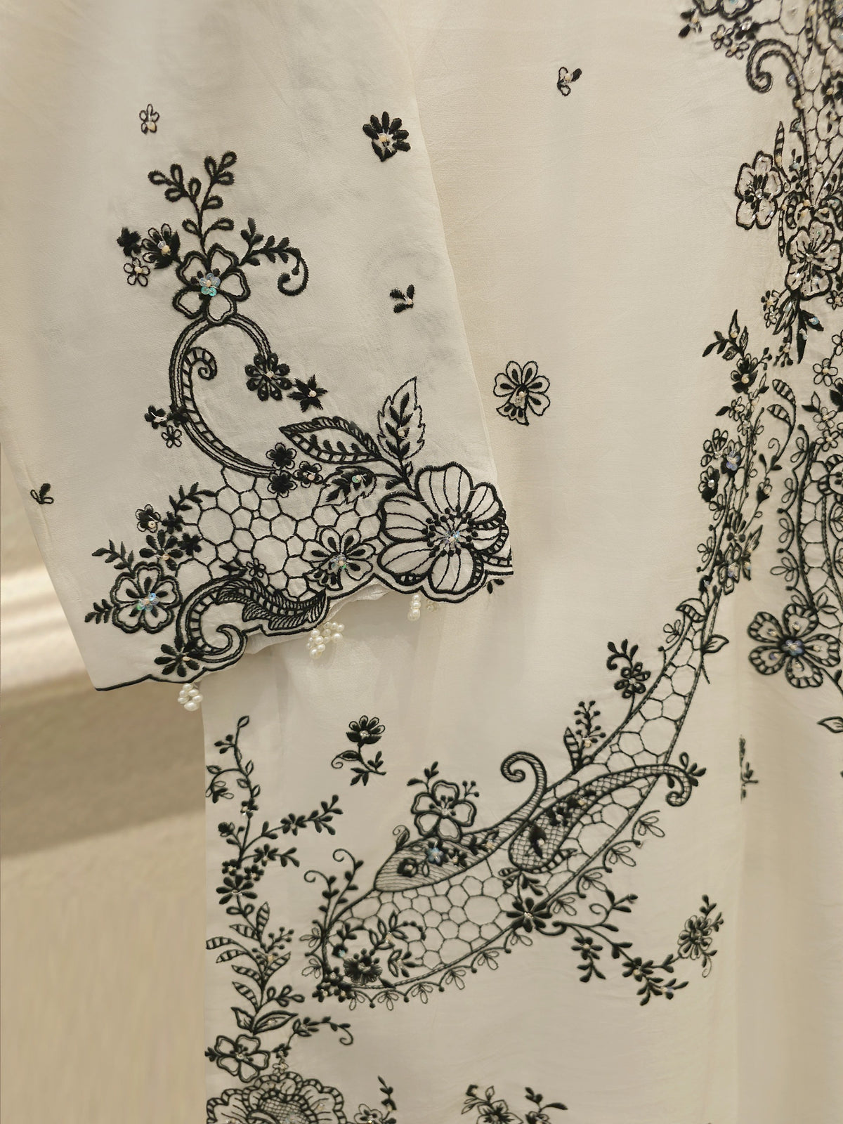 3 Piece - Pure Khaddi Silk Embroidered  Suit S115569