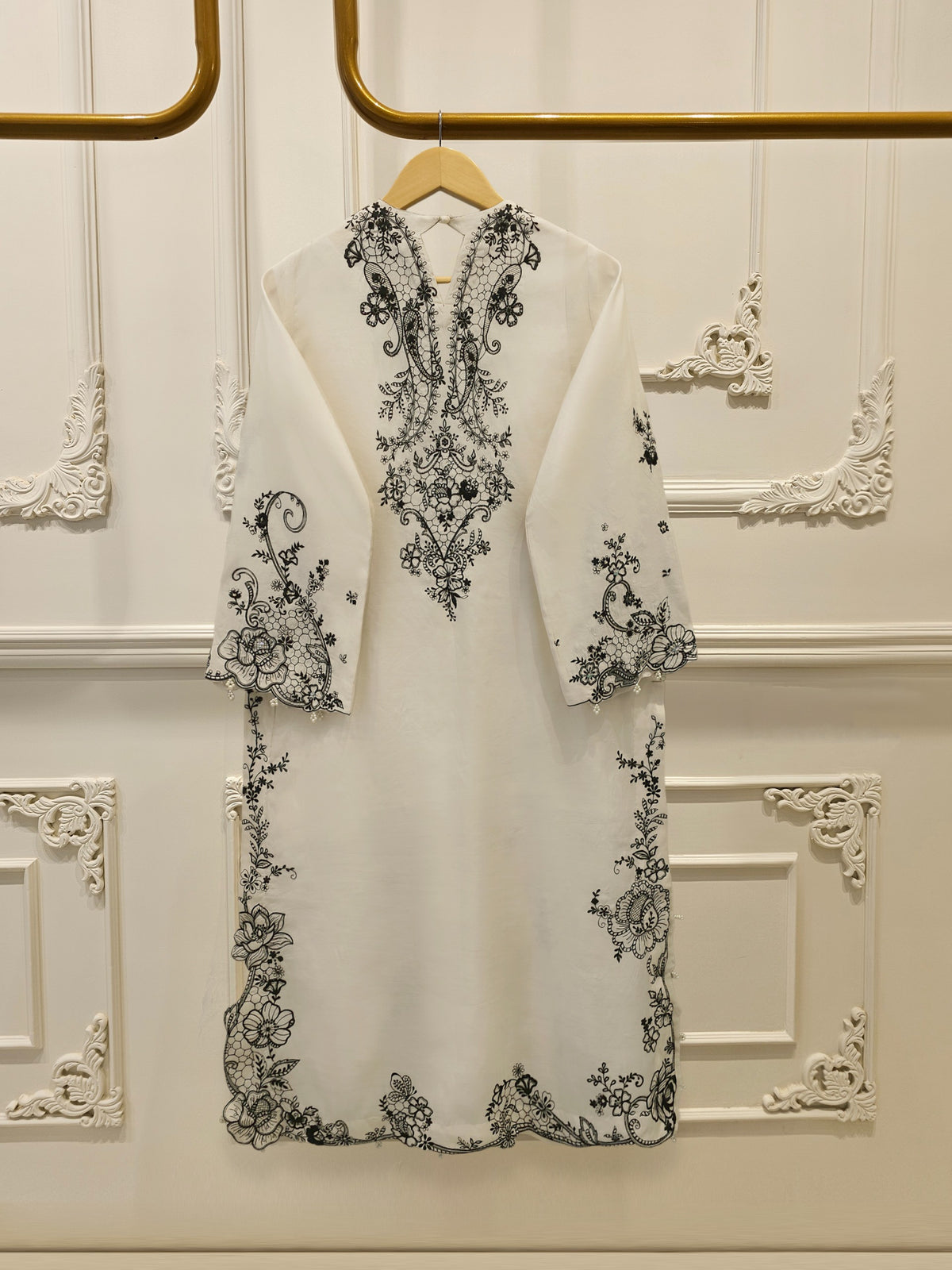 3 Piece - Pure Khaddi Silk Embroidered  Suit S115569