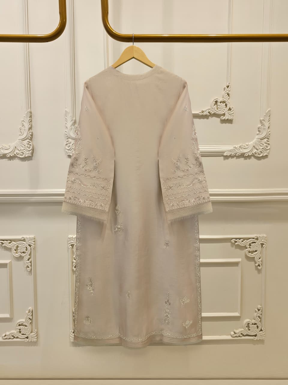 3 Piece- Pure  Sheesha Silk Embroidered Suit S115658