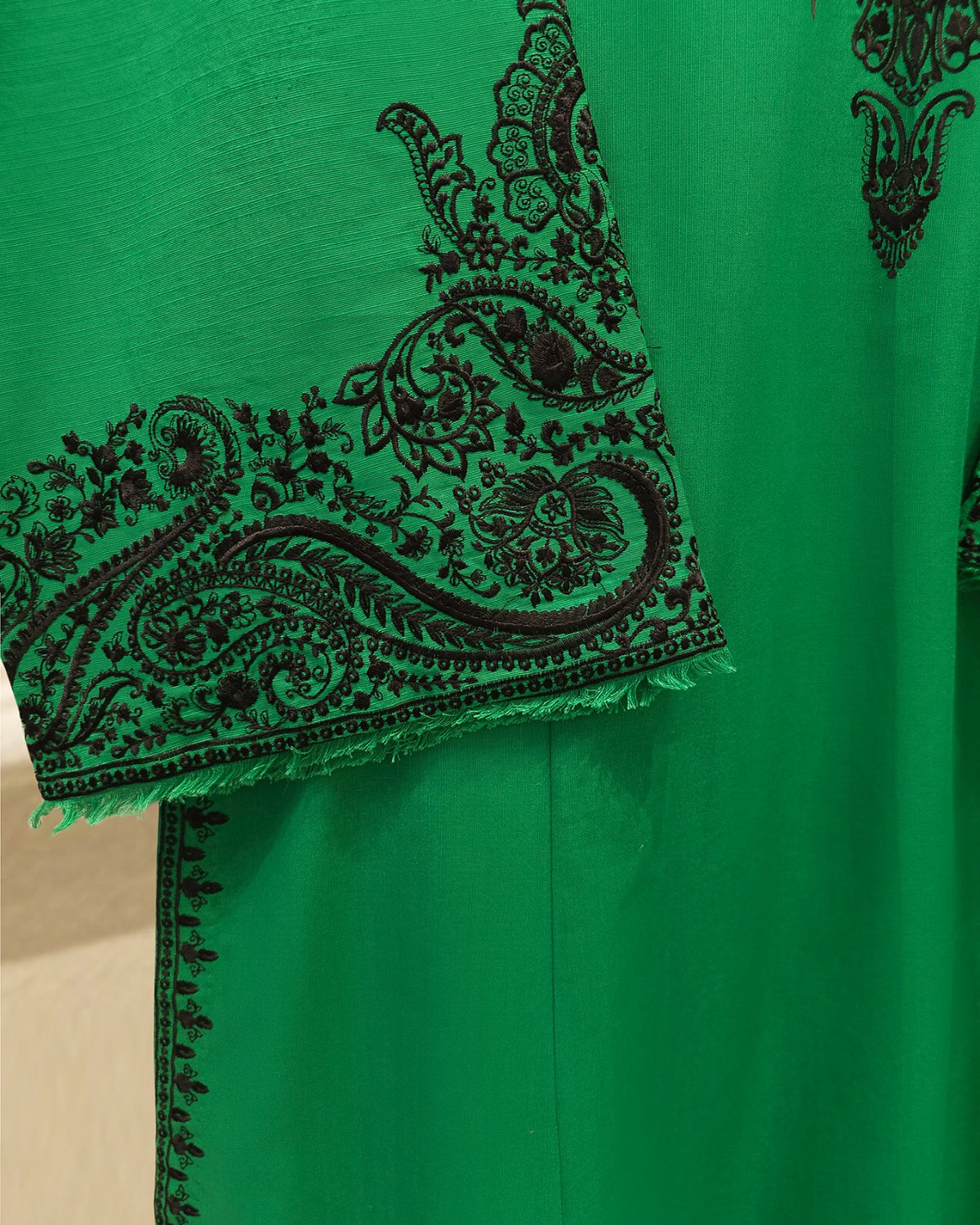 3 Piece - Embroidered Khaddar Suit S115769